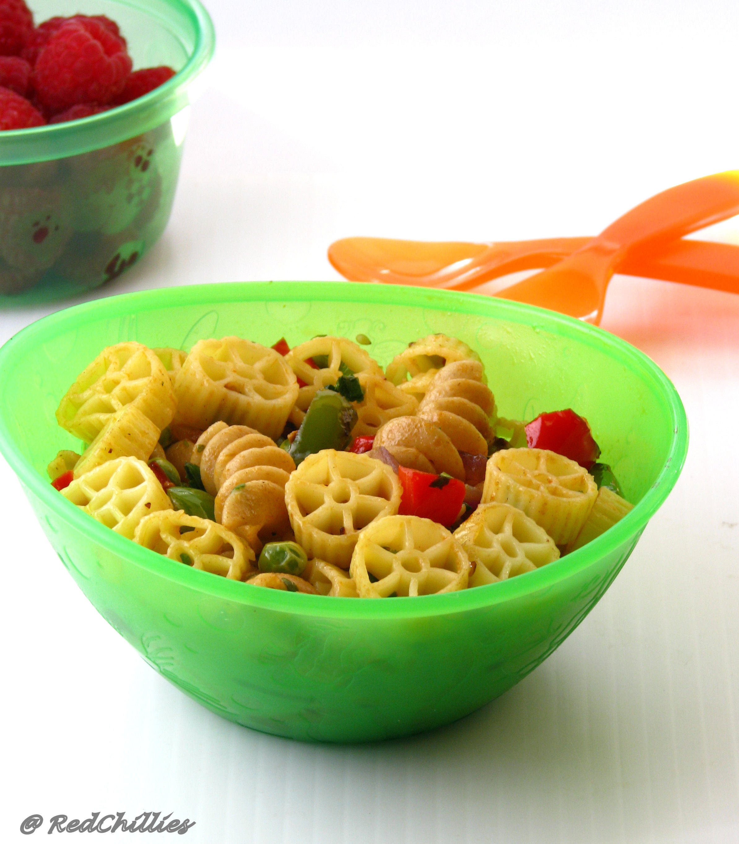 Kid’s Lunch; Simple Bell Pepper, Peas Pasta RedChillies