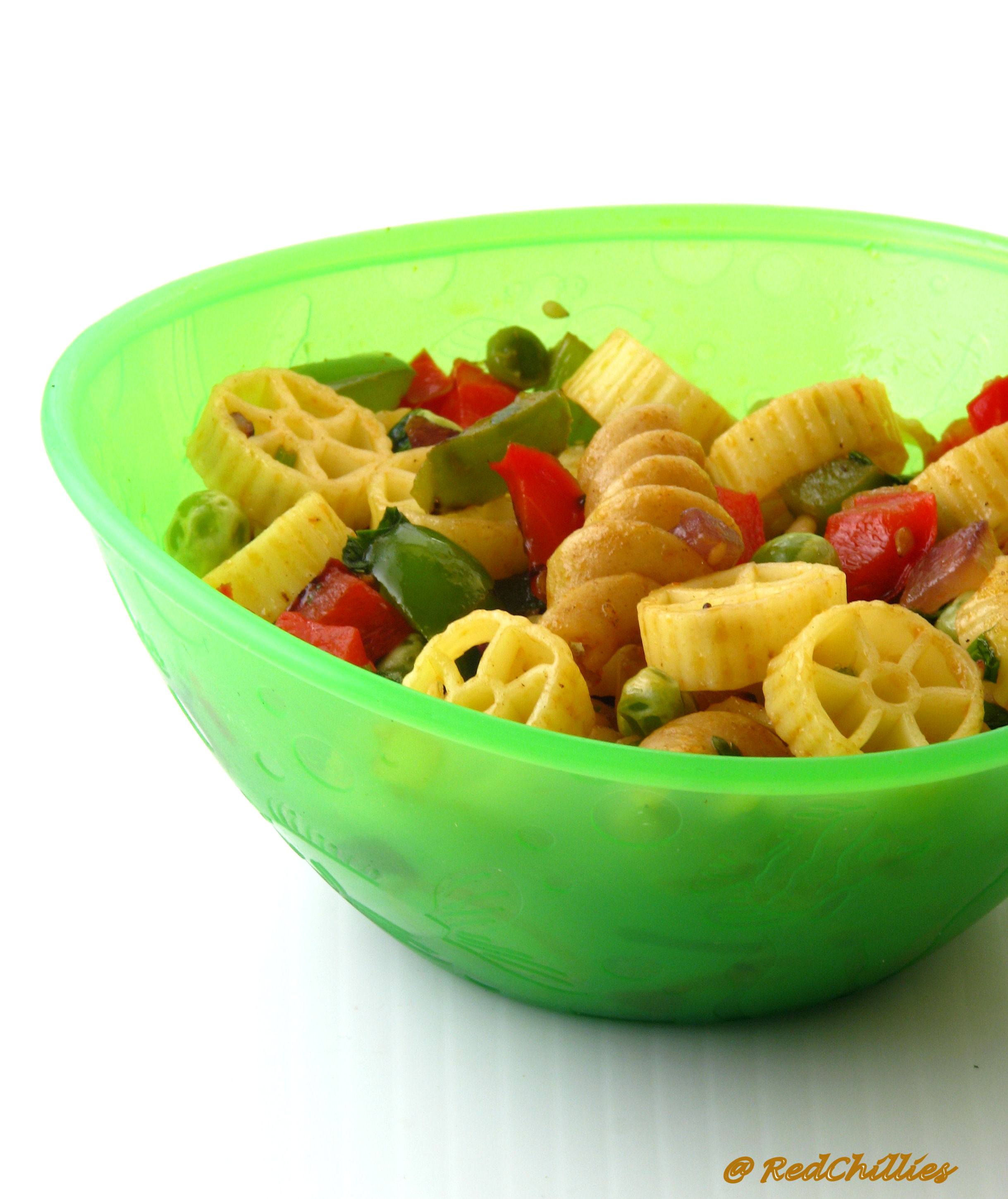 Kid’s Lunch; Simple Bell Pepper, Peas Pasta RedChillies