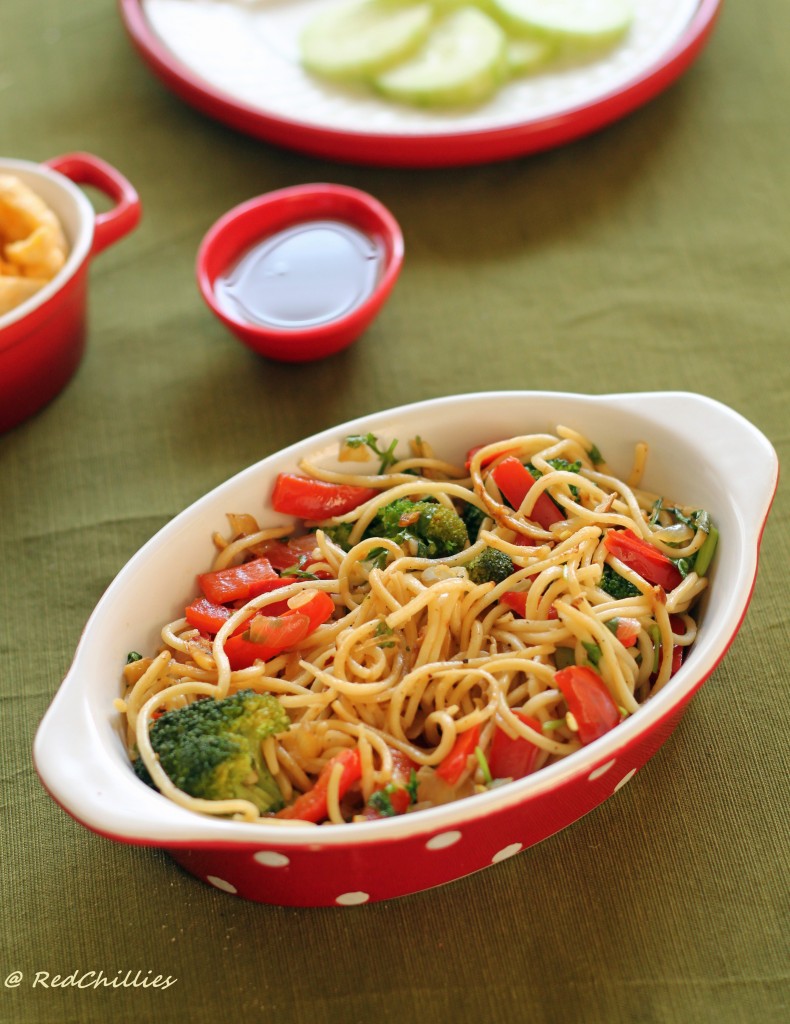 simple-noodles-with-vegetables-redchillies