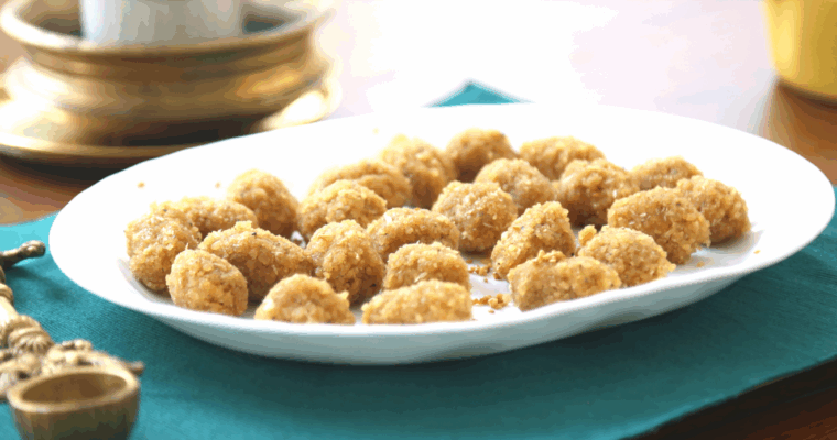 Sweet Aval Pidi Khozukhattai ( steamed Poha/avalakki) dumplings