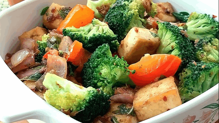 Tofu basil veggies